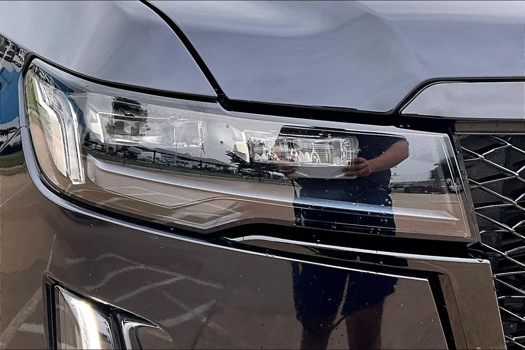Used 2023 Cadillac Escalade ESV Sport w/ Touring Package AWD/4WD image 31