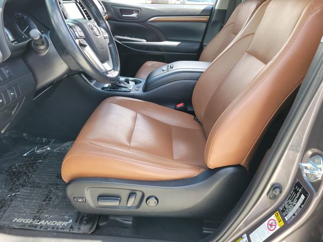 Used 2019 Toyota Highlander Limited AWD/4WD image 9