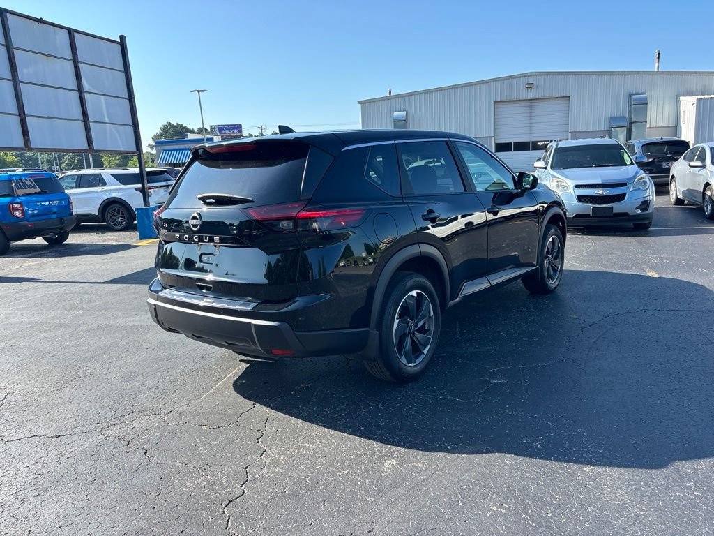 Used 2025 Nissan Rogue SV FWD image 5