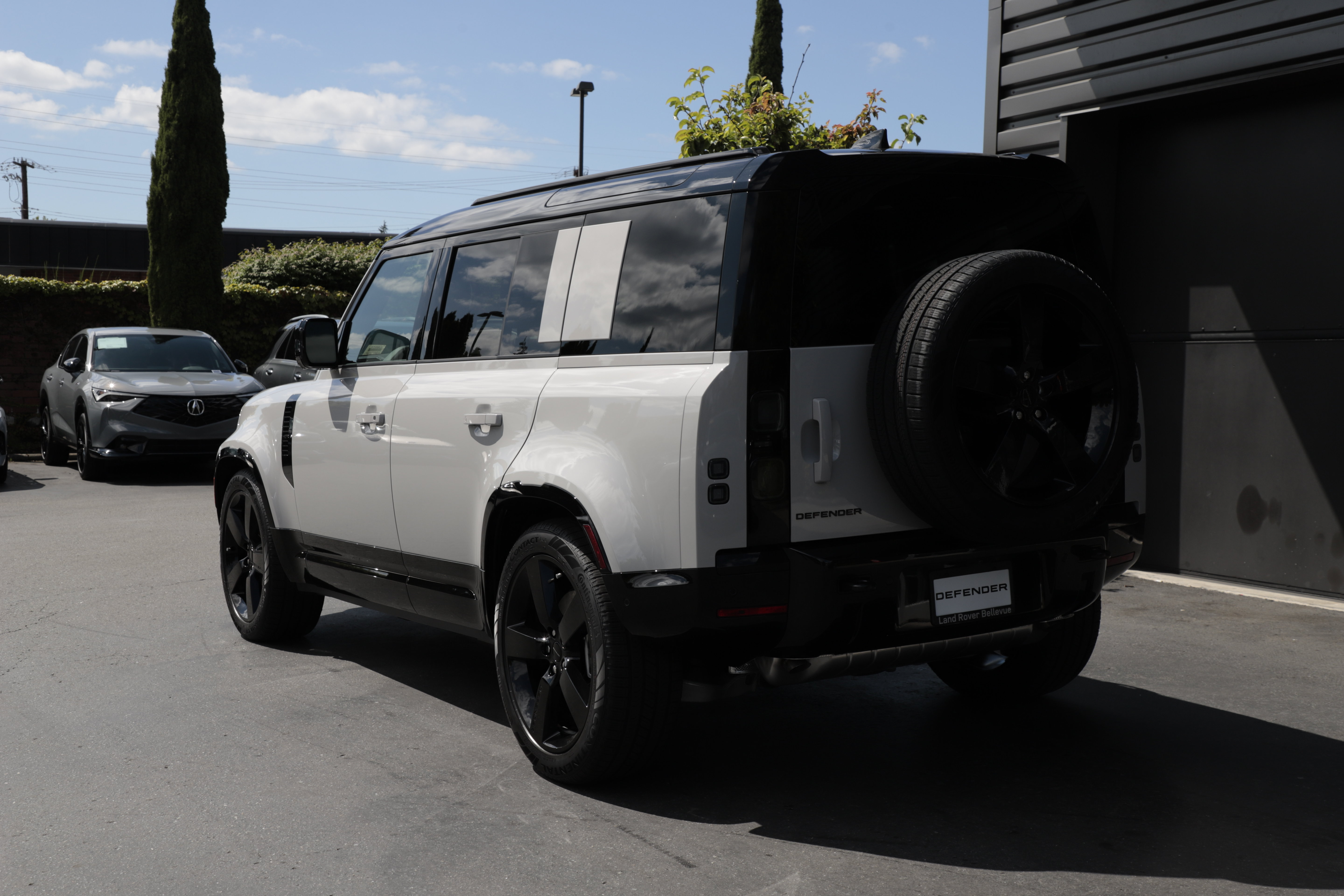 New 2026 Land Rover Defender 110 X-Dynamic SE AWD/4WD image 6