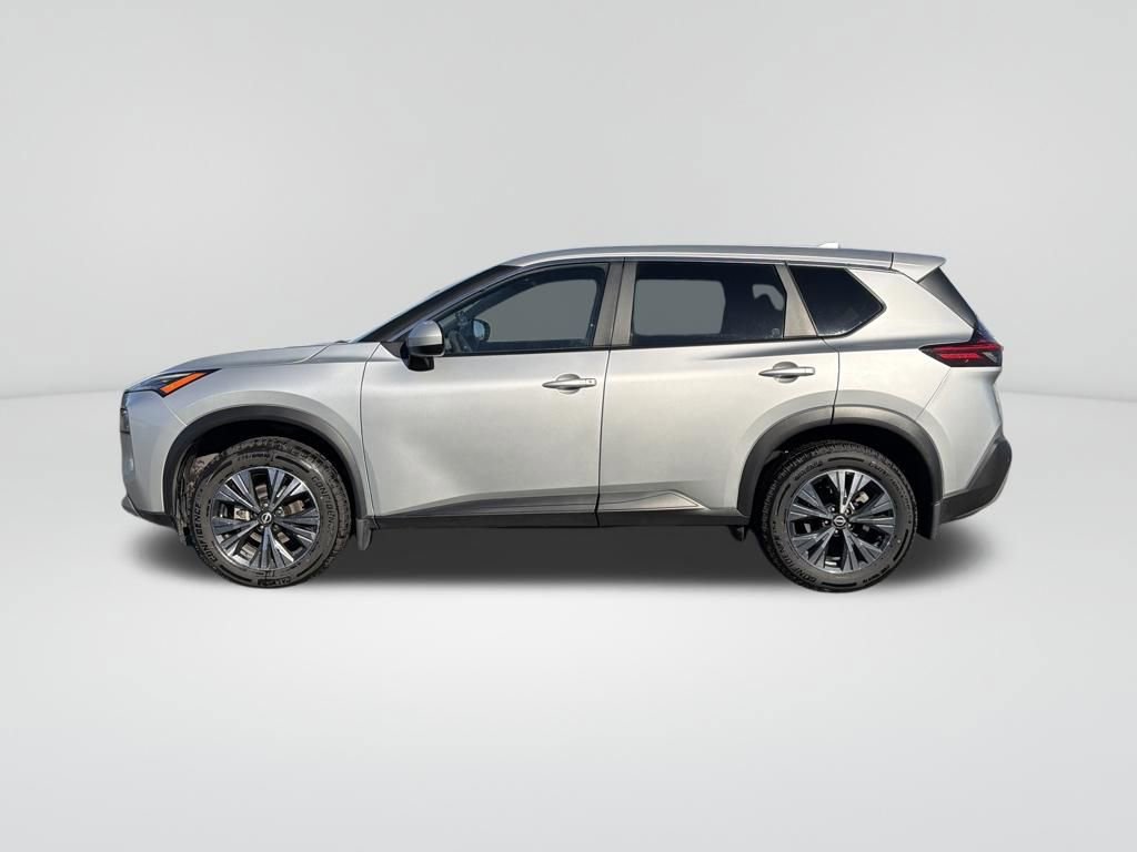 Used 2023 Nissan Rogue SV image 3