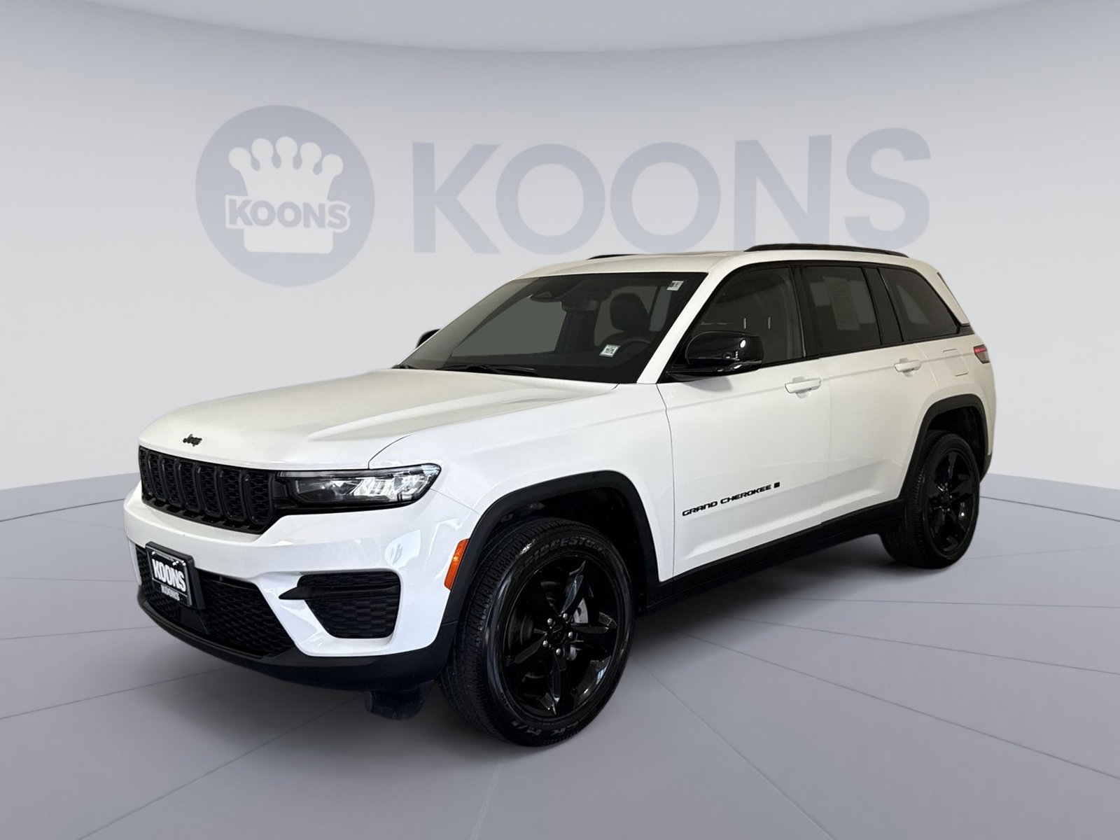 Used 2023 Jeep Grand Cherokee Altitude