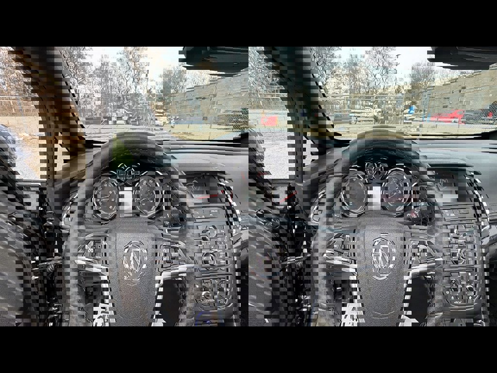 Used 2019 Buick Cascada Premium image 11