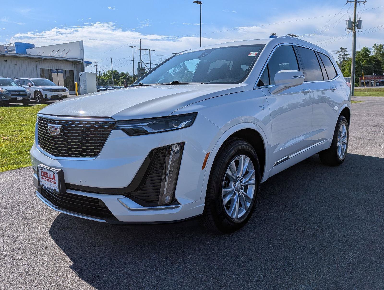 Used 2024 Cadillac XT6 Luxury AWD/4WD image 4