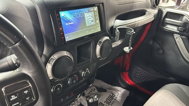 Used 2016 Jeep Wrangler Unlimited Willys image 10