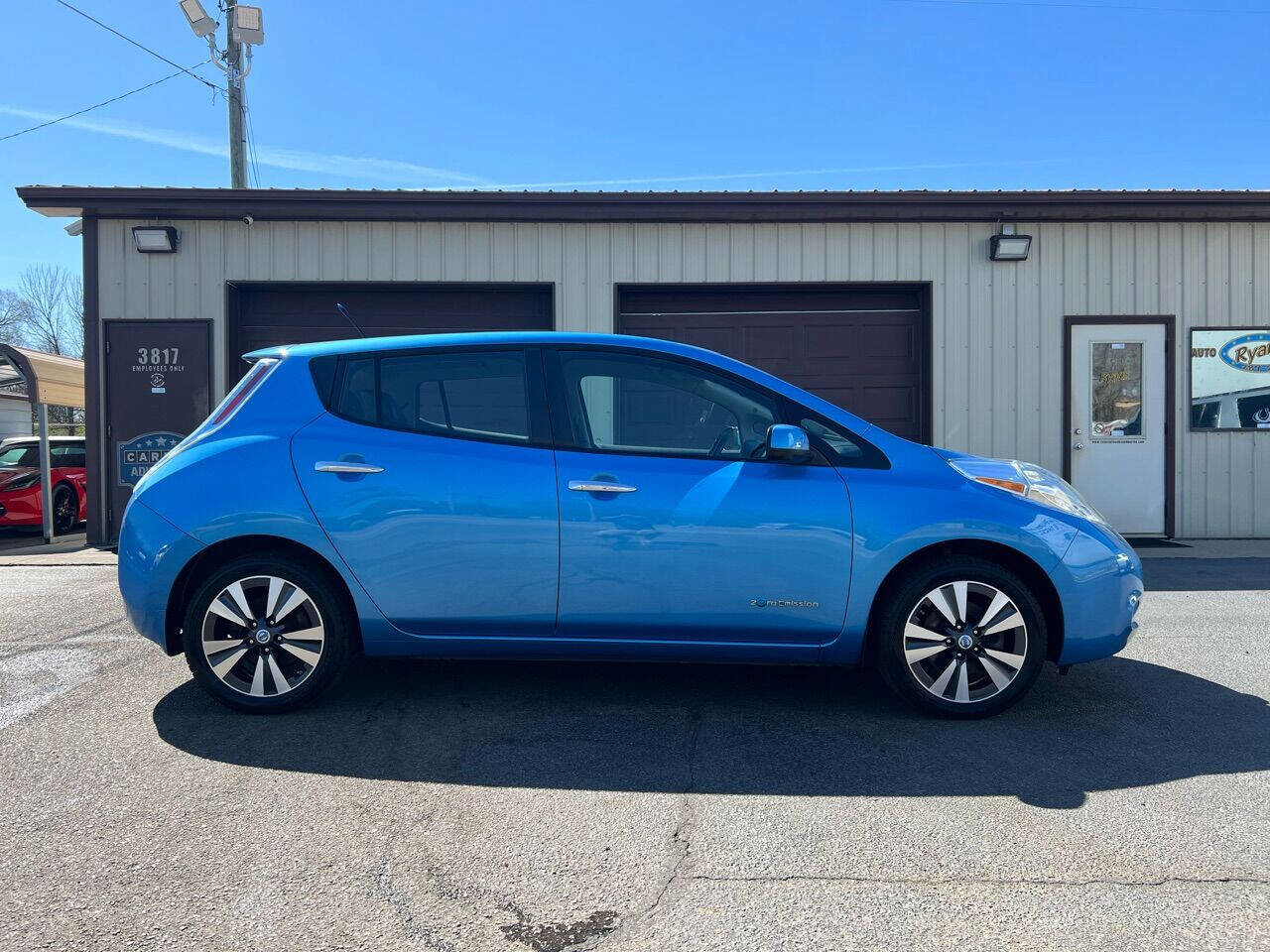 Used 2014 Nissan Leaf SL w/ Premium Package image 7