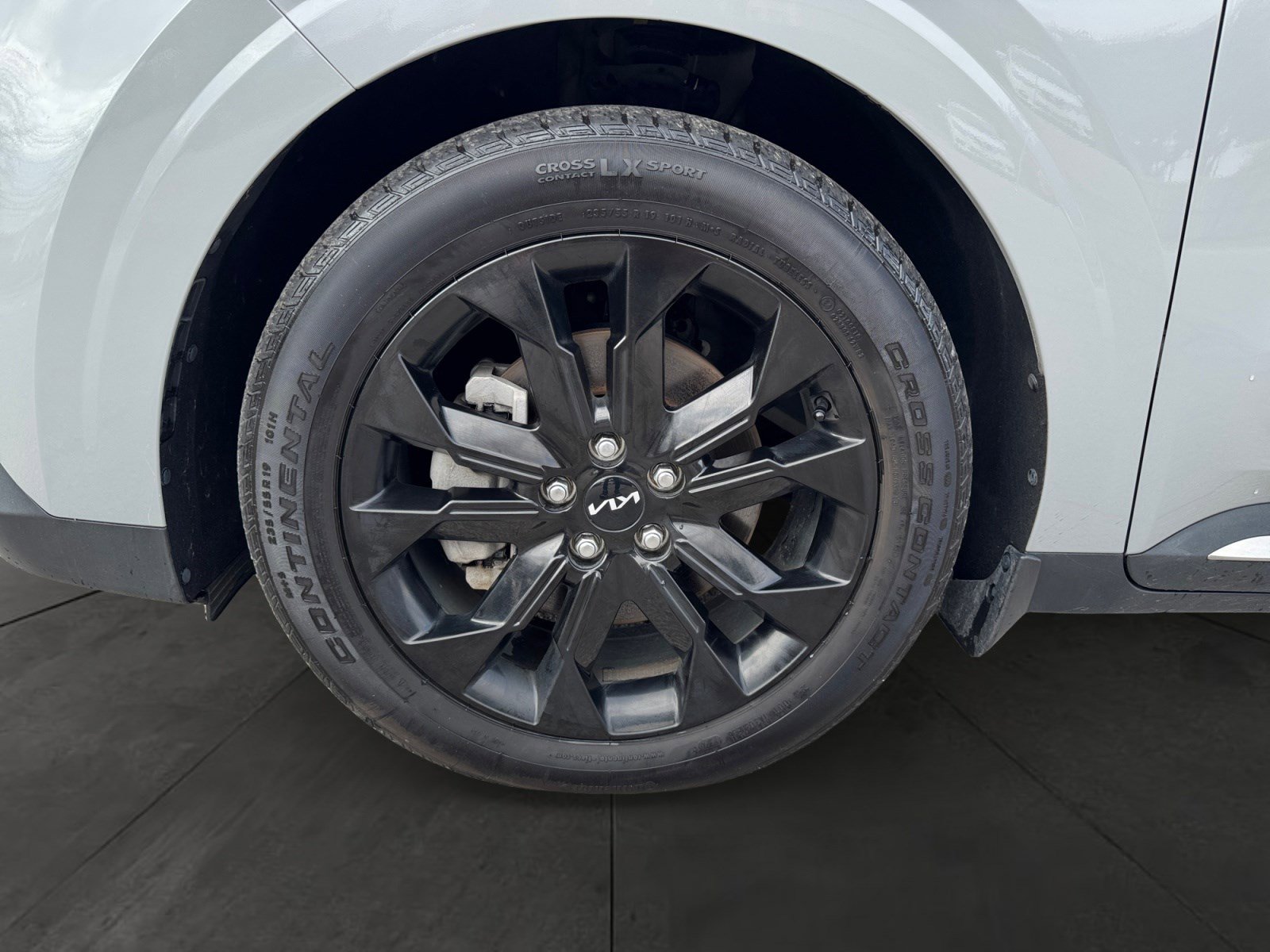 Used 2023 Kia Carnival SX Prestige image 14