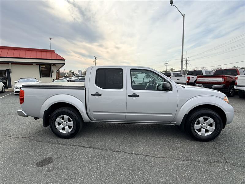 Used 2012 Nissan Frontier SV w/ SV Premium Utility Pkg AWD/4WD image 4