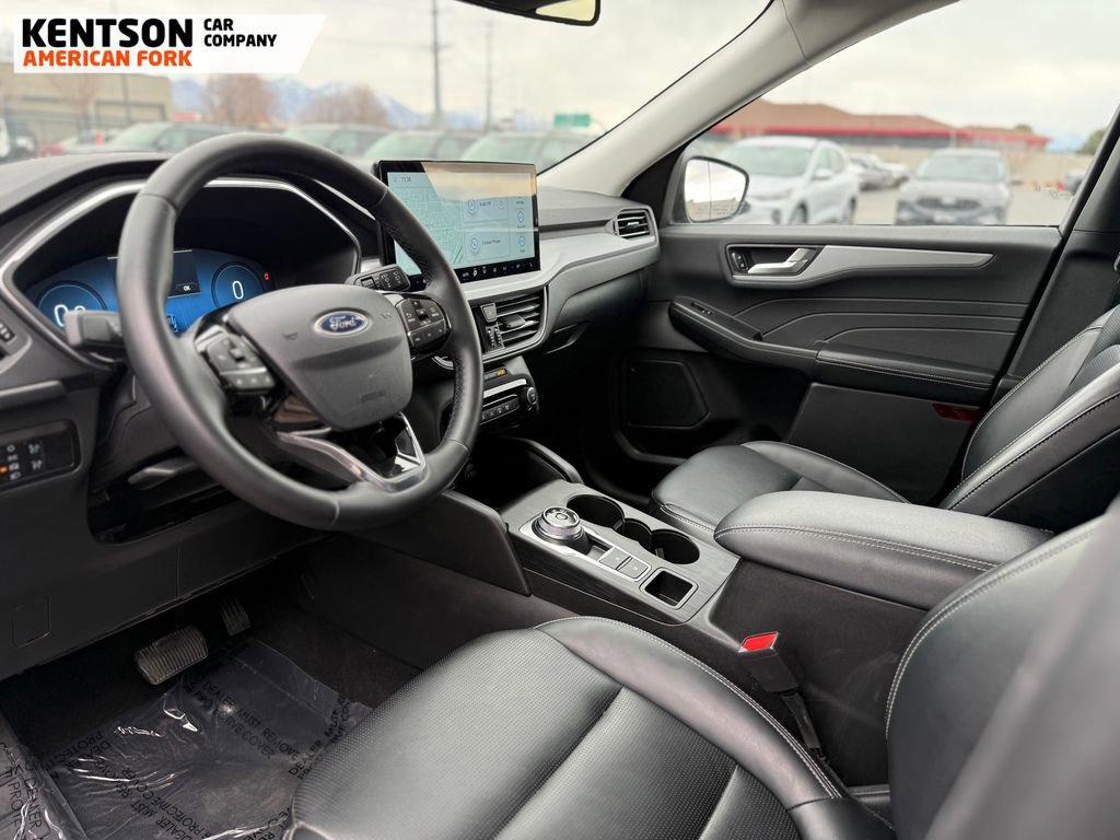 Used 2025 Ford Escape Platinum AWD/4WD image 35