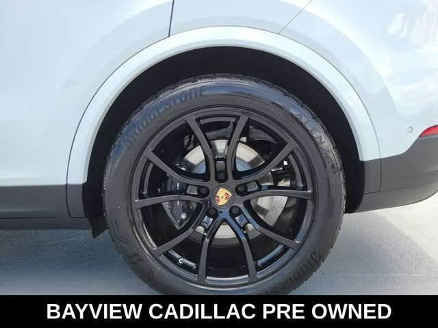 Used 2025 Porsche Cayenne Coupe AWD/4WD image 14
