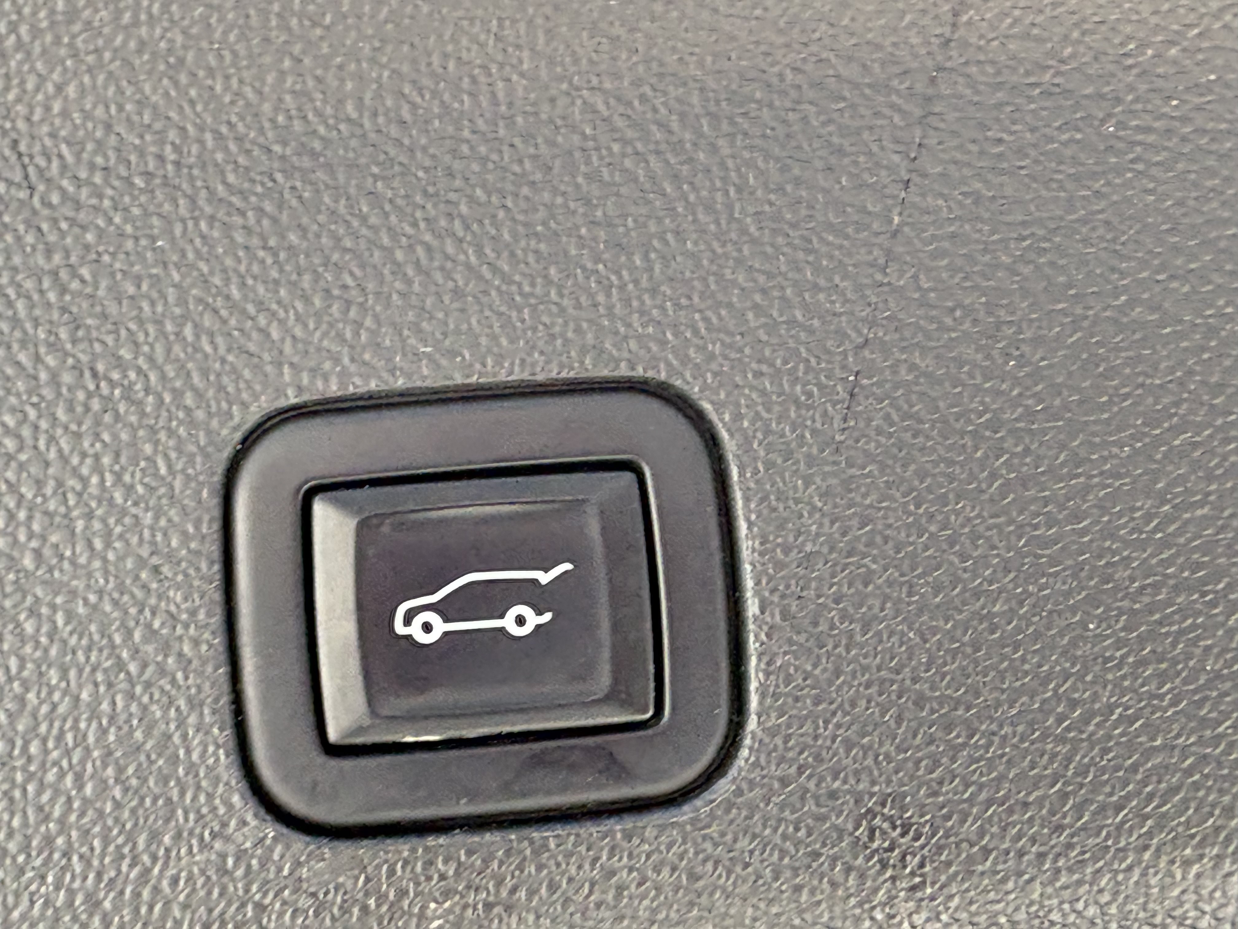 Certified 2023 Cadillac Escalade ESV V AWD/4WD image 11
