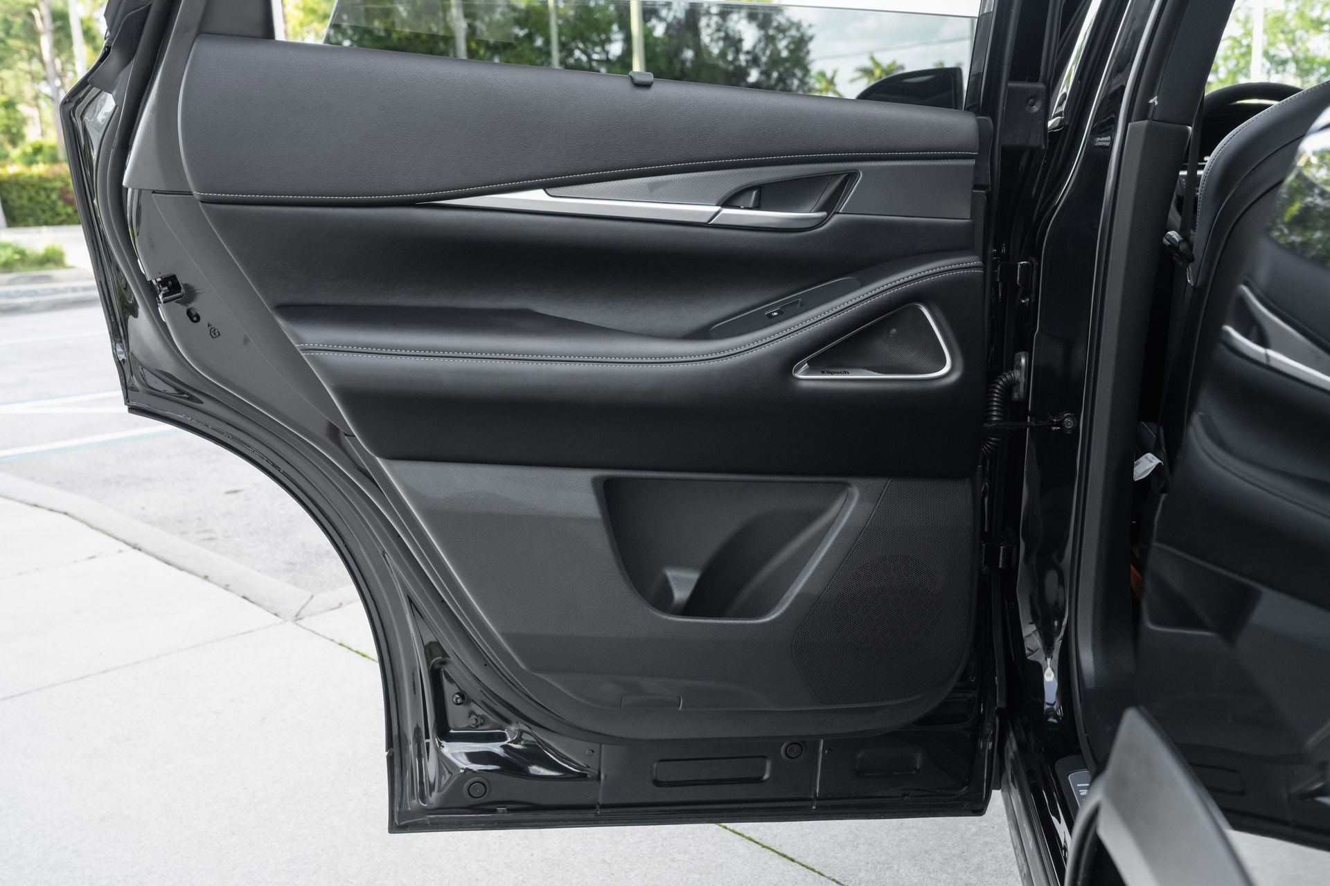 Certified 2026 INFINITI QX60 Luxe w/ Cargo Package FWD image 31