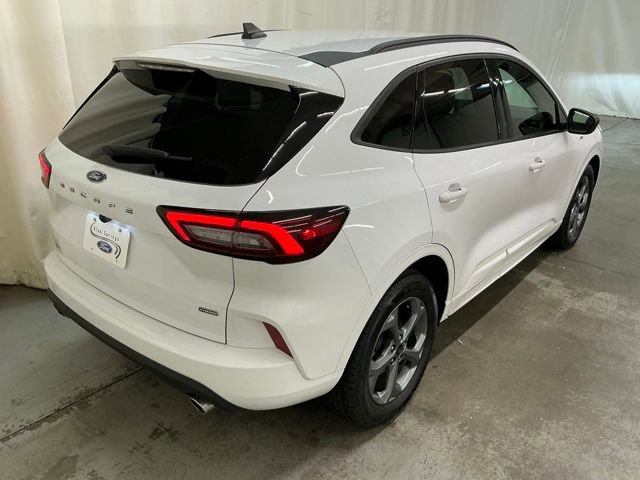 Used 2023 Ford Escape ST-Line w/ Equipment Group 301A image 3