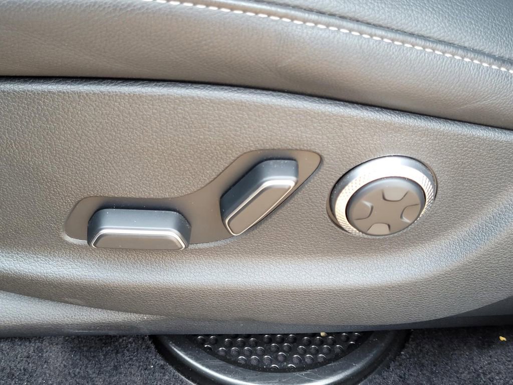 Used 2025 Genesis GV80 2.5T Standard image 13