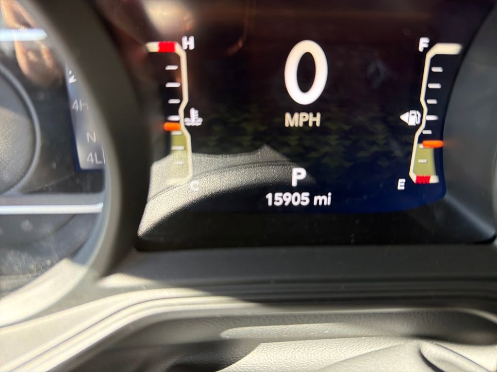 Used 2025 Jeep Wrangler Willys image 15