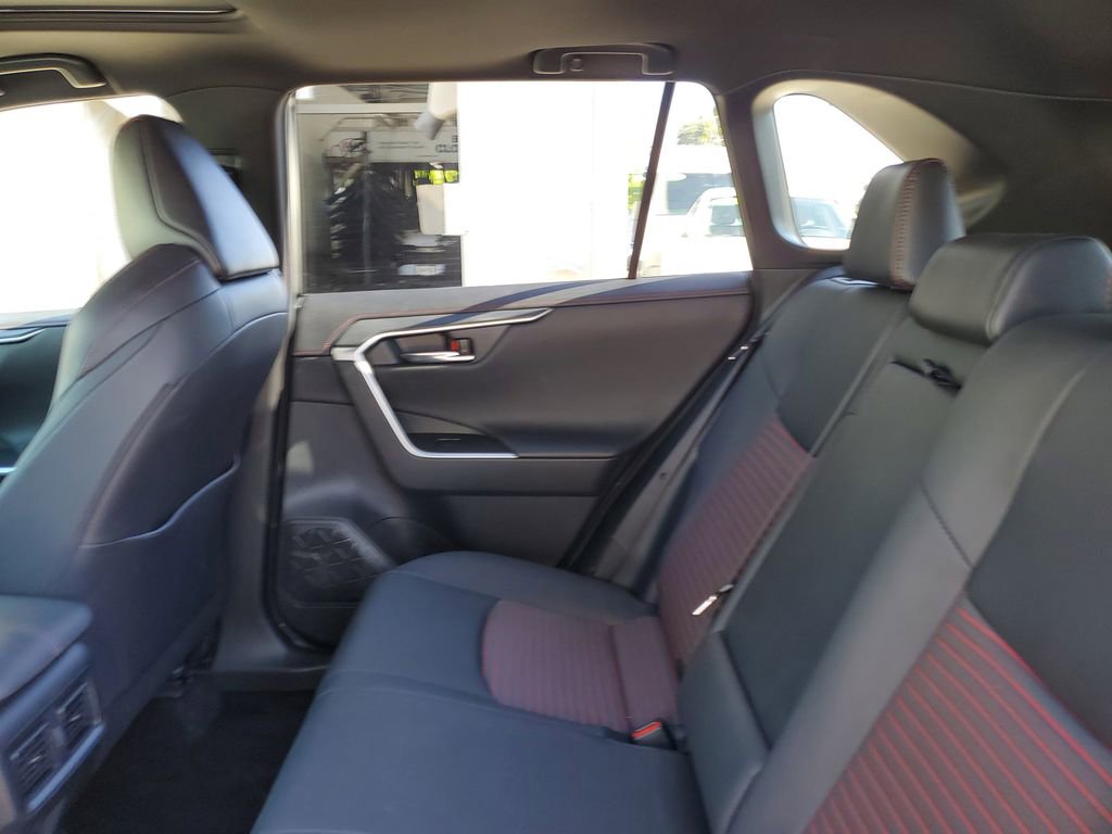 Used 2022 Toyota RAV4 XSE AWD/4WD image 16