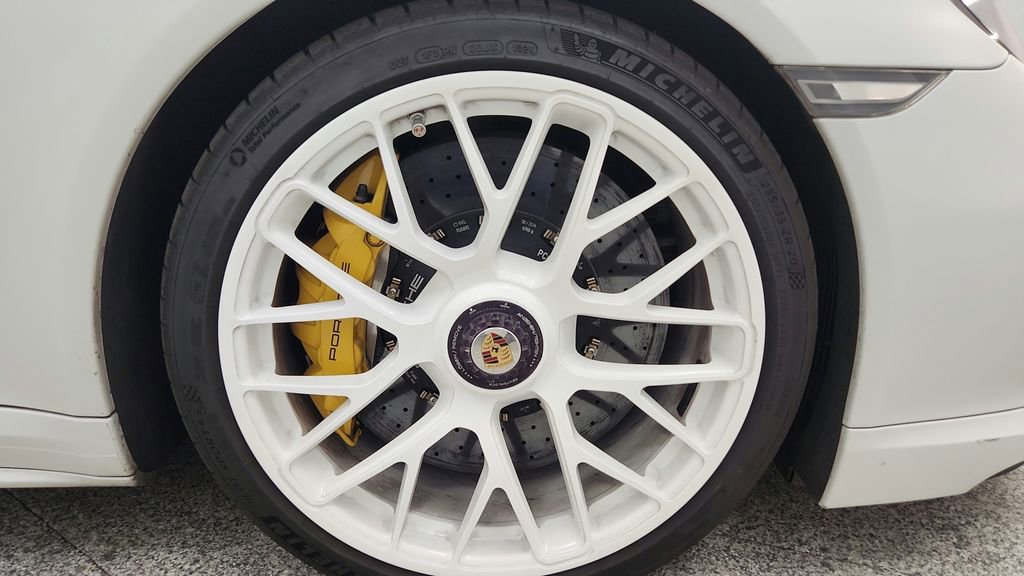 Used 2015 Porsche 911 Turbo S image 30