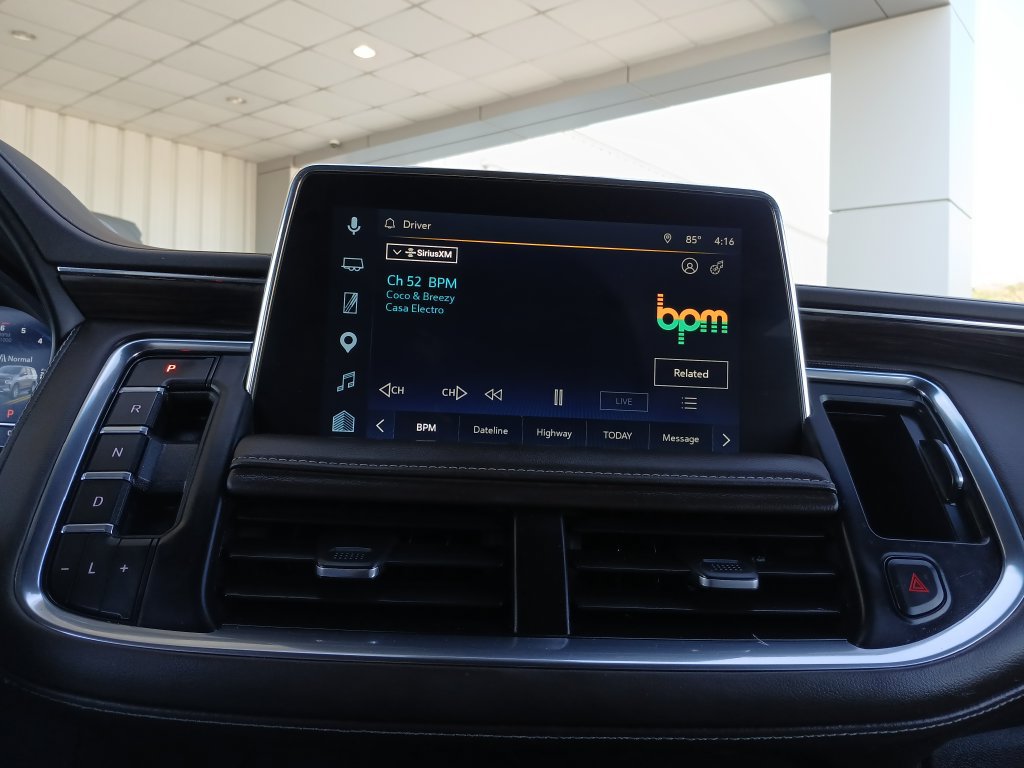 Used 2024 Chevrolet Suburban Z71 w/ Luxury Package AWD/4WD image 13