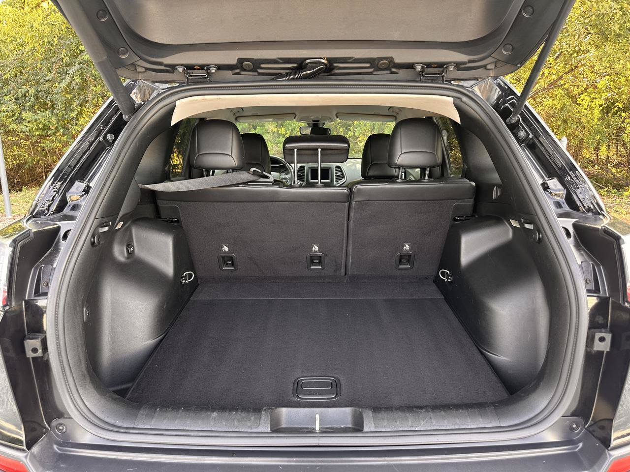 Used 2019 Jeep Cherokee Latitude Plus w/ Comfort/Convenience Group FWD image 13