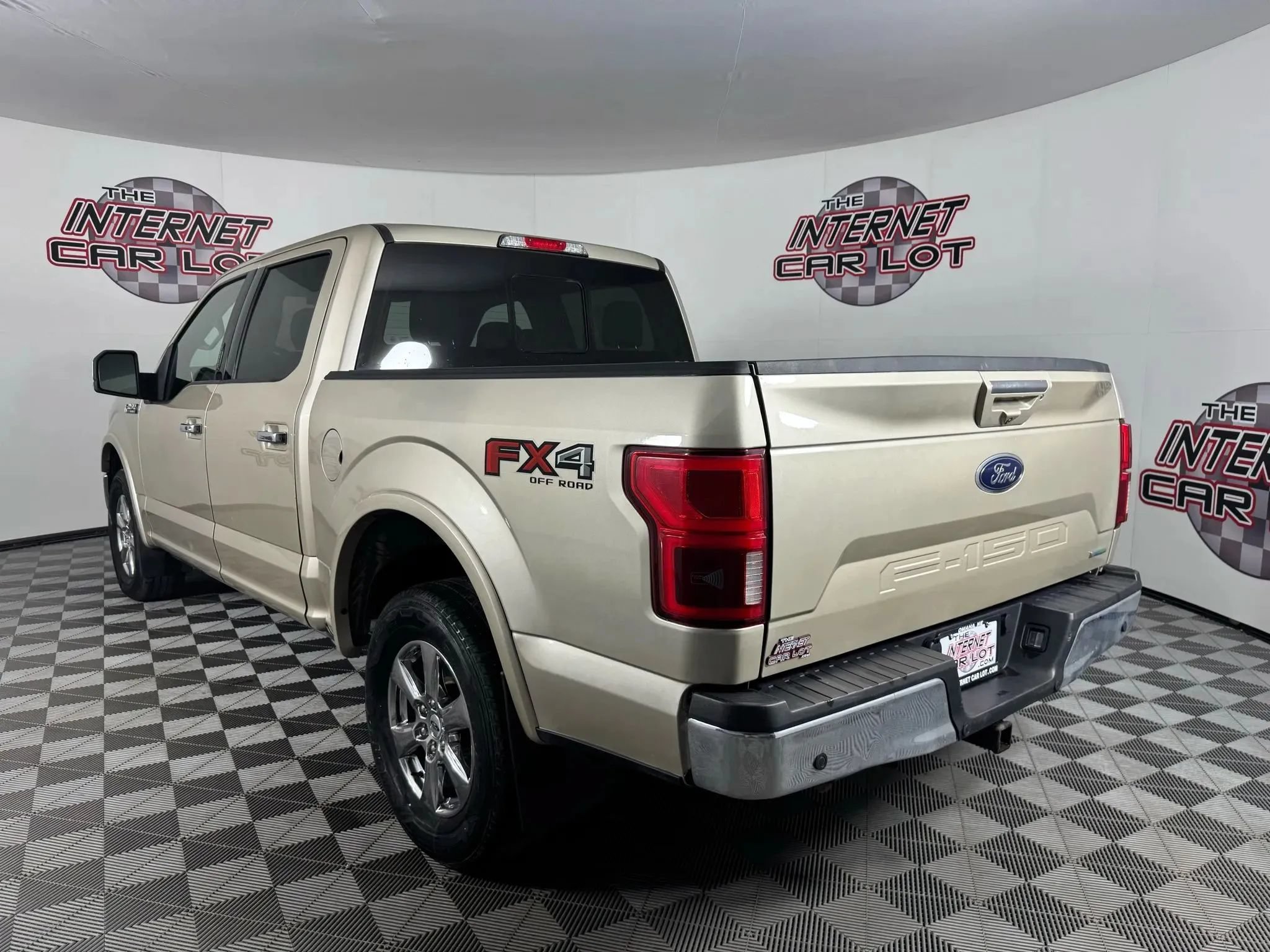 Used 2018 Ford F150 Lariat w/ Equipment Group 502A Luxury AWD/4WD image 5