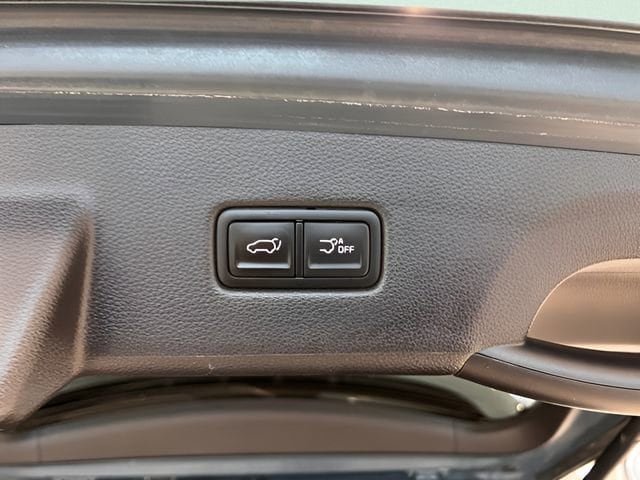 Used 2024 Kia Carnival EX FWD image 10
