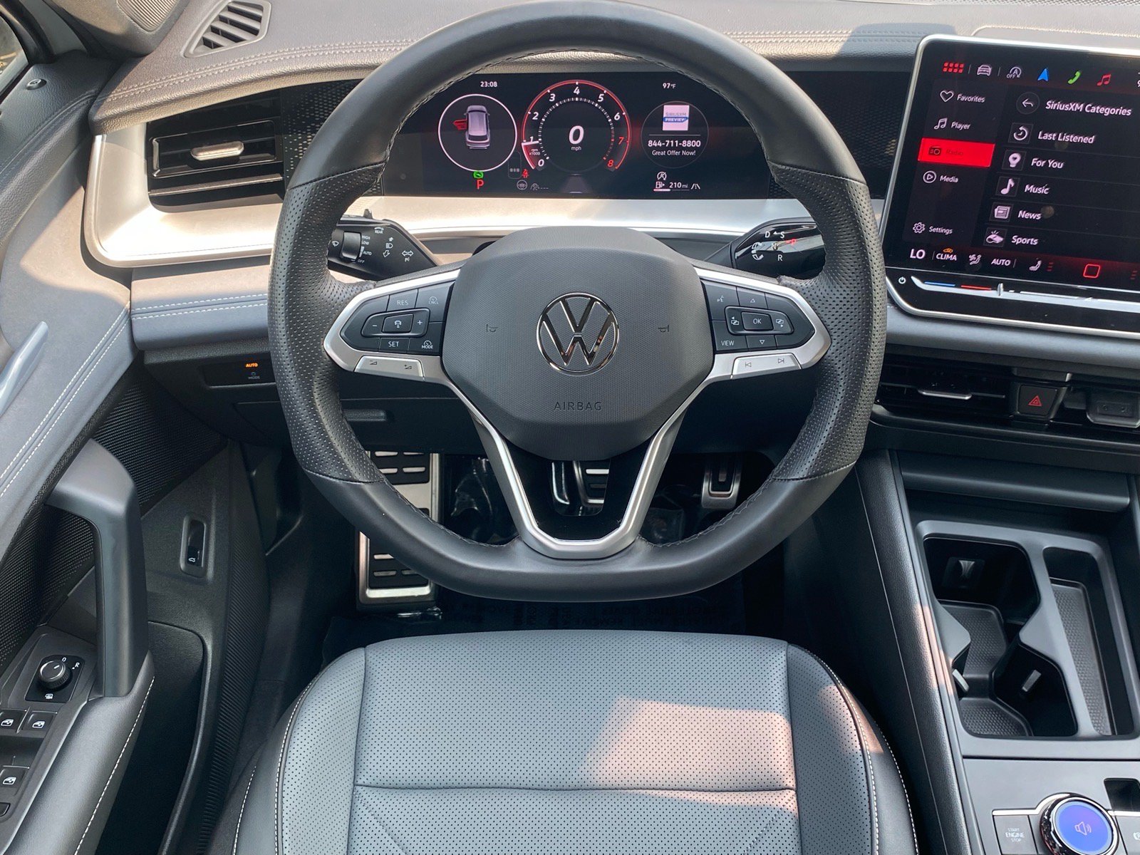Used 2025 Volkswagen Tiguan SE R-Line AWD/4WD image 6