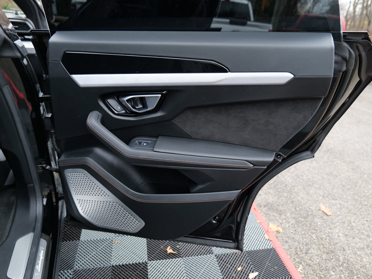 Used 2021 Lamborghini Urus image 42