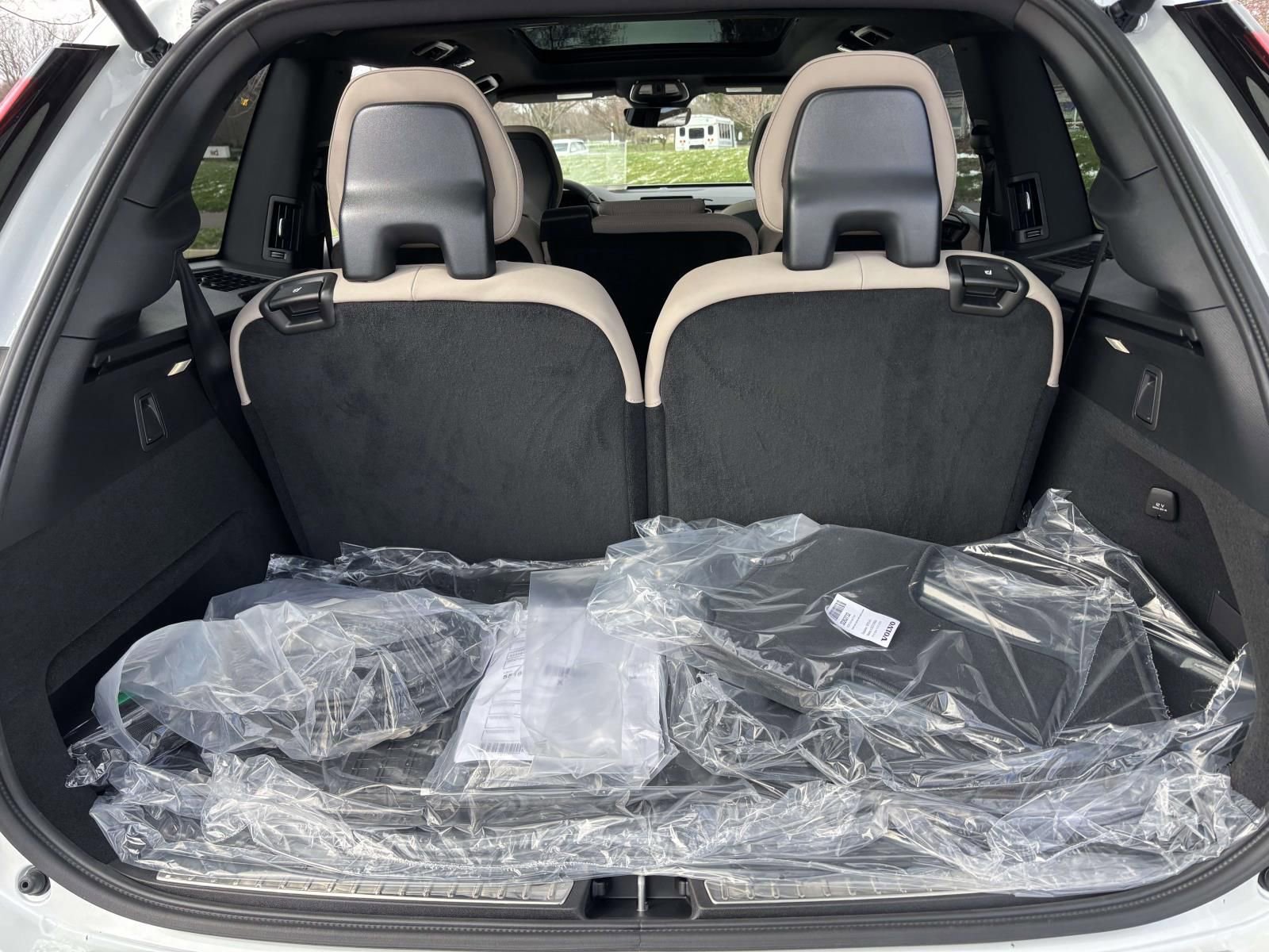 New 2026 Volvo XC90 T8 Plus w/ Protection Package Premier image 9