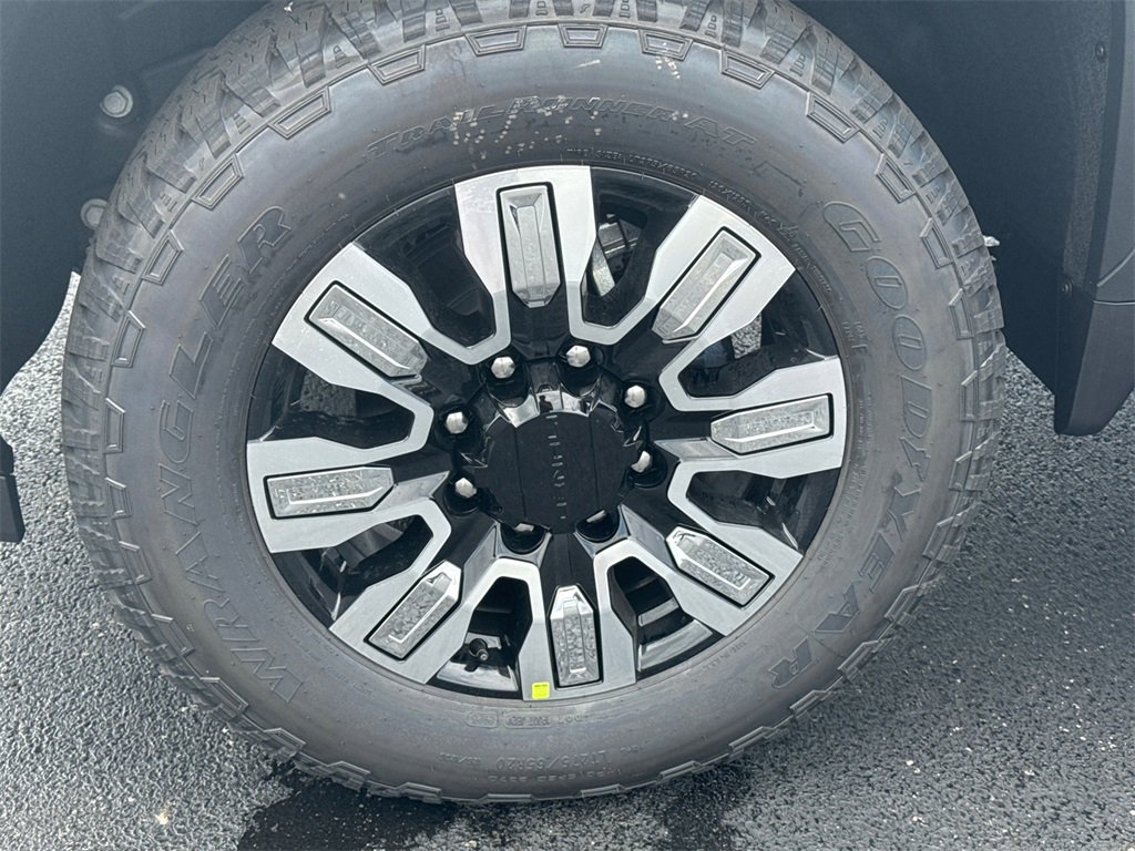 New 2026 GMC Sierra 2500 Denali w/ Denali Reserve Package image 11