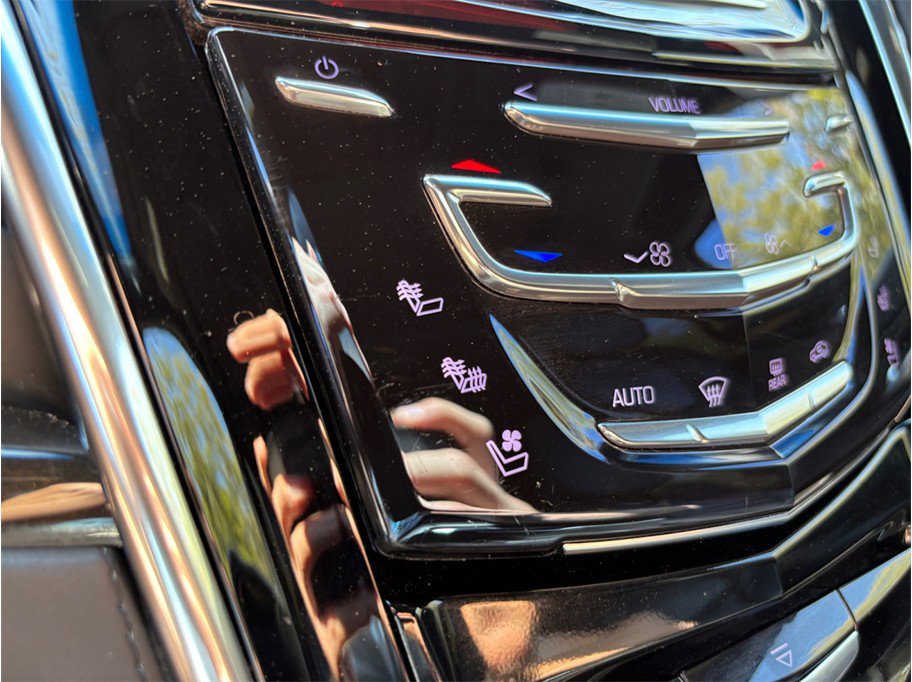 Used 2019 Cadillac Escalade ESV Platinum image 37