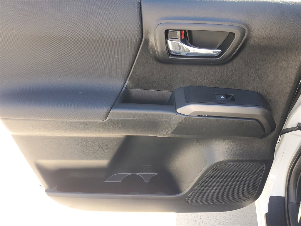 Certified 2022 Toyota Tacoma TRD Off-Road image 12