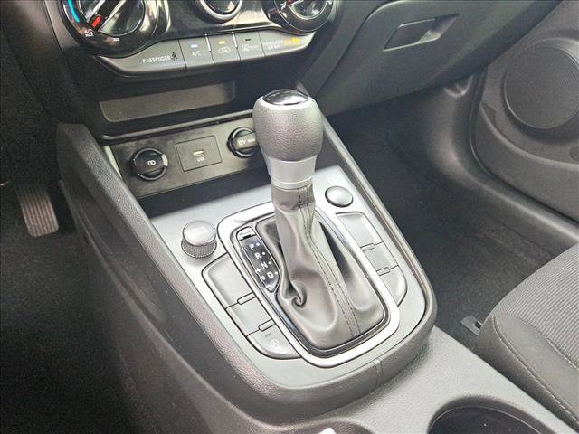 Used 2022 Hyundai Kona SEL image 12