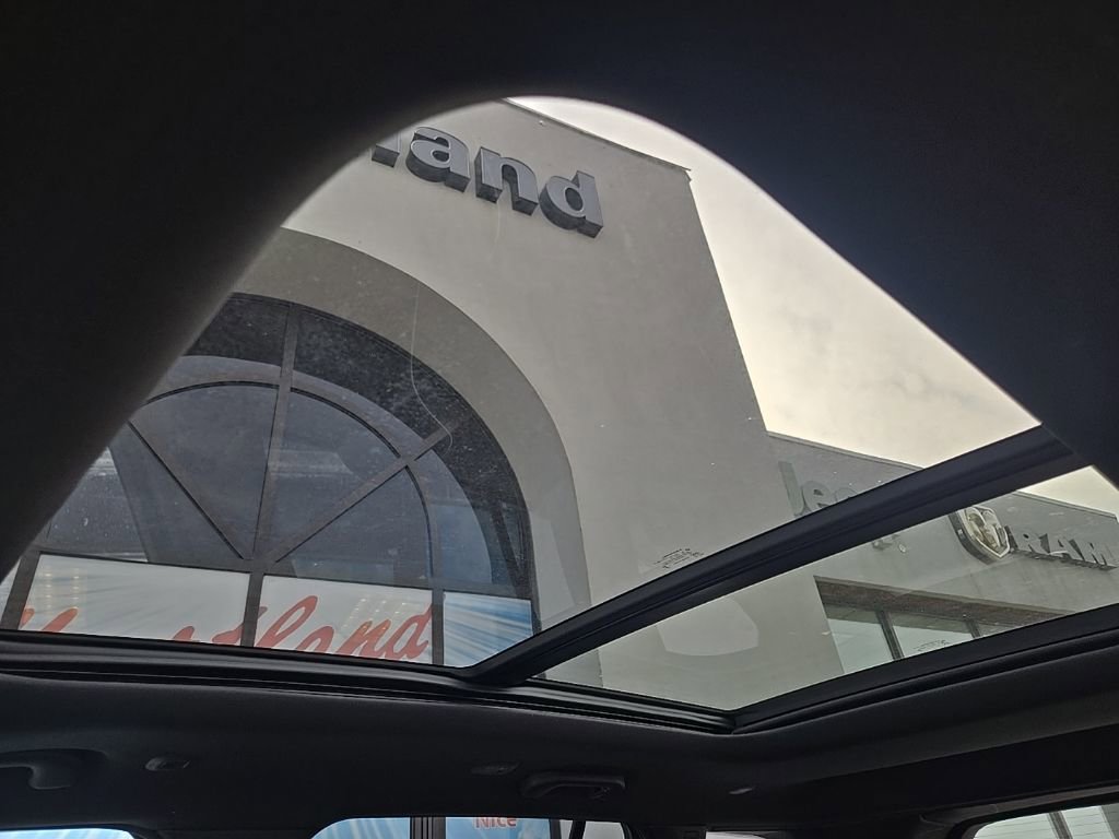 Used 2025 Jeep Grand Cherokee Summit image 74