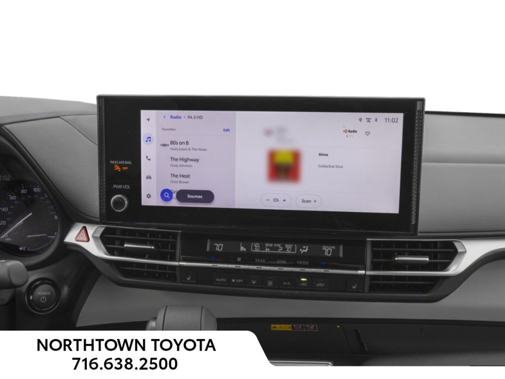 New 2026 Toyota Sienna XLE image 9