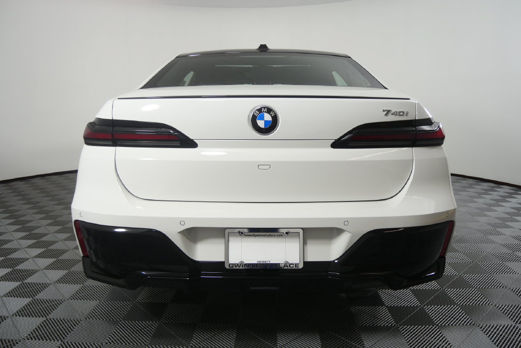 New 2026 BMW 740i RWD image 5