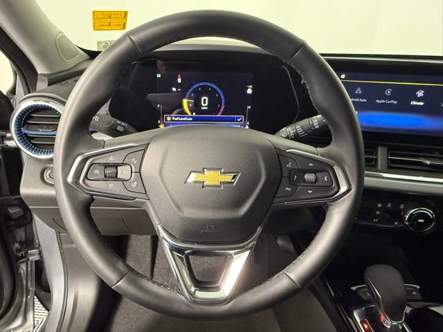 Used 2025 Chevrolet Trax LT w/ LT Convenience Package image 17