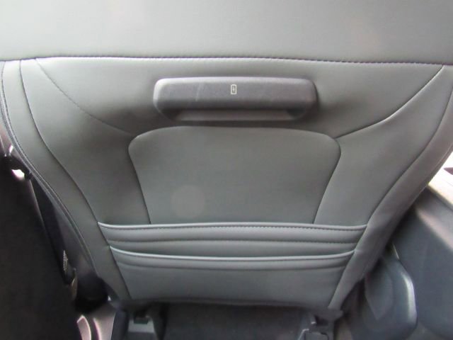 Used 2025 Ford Expedition Active image 32