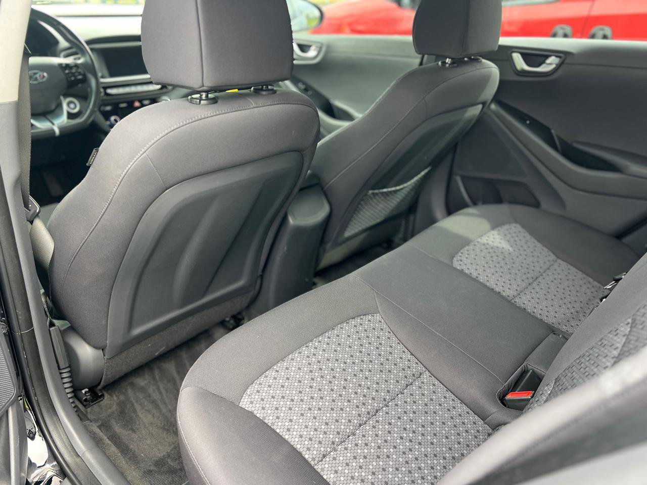 Used 2018 Hyundai Ioniq SEL FWD image 33