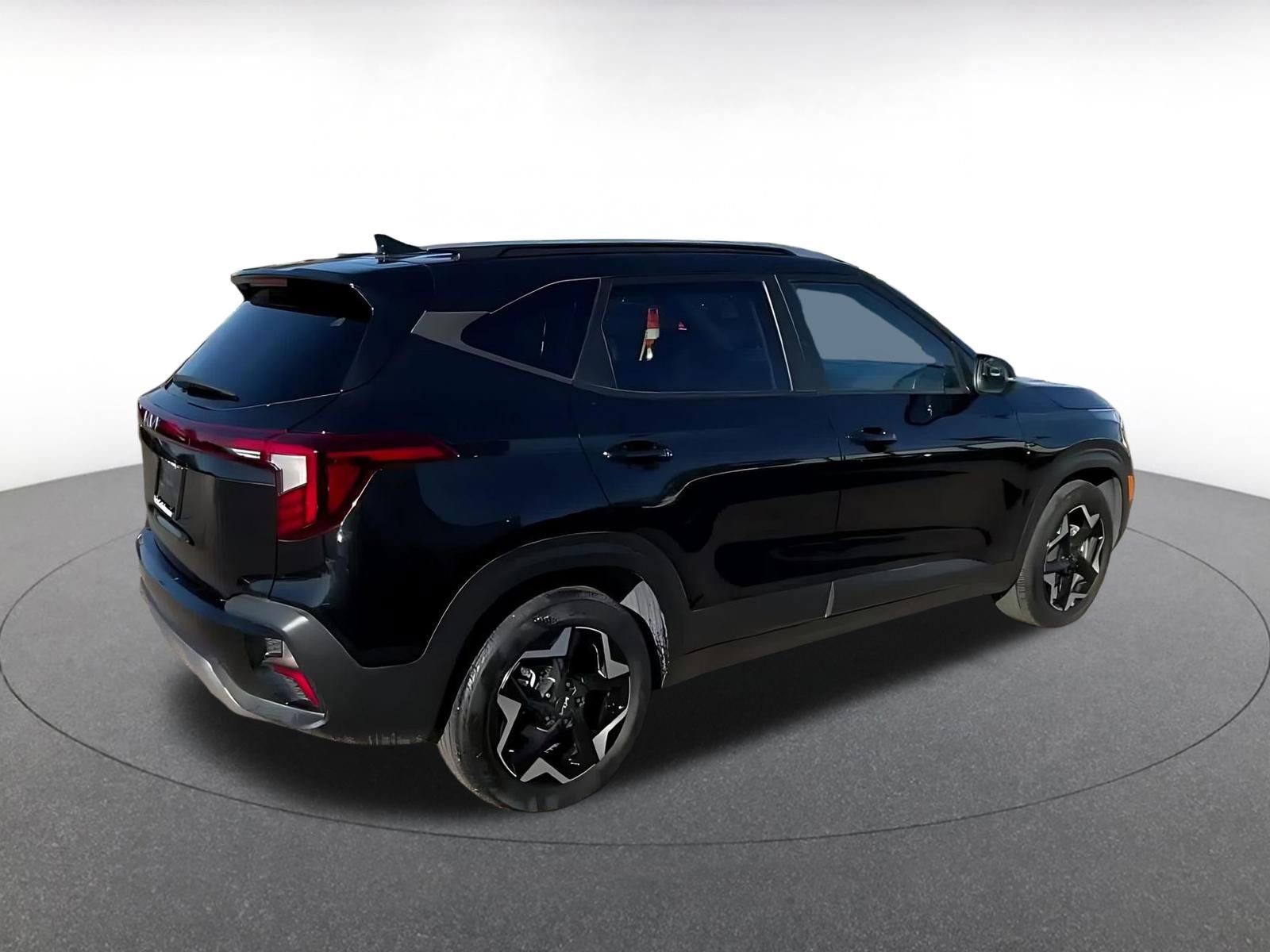 Used 2025 Kia Seltos S image 15