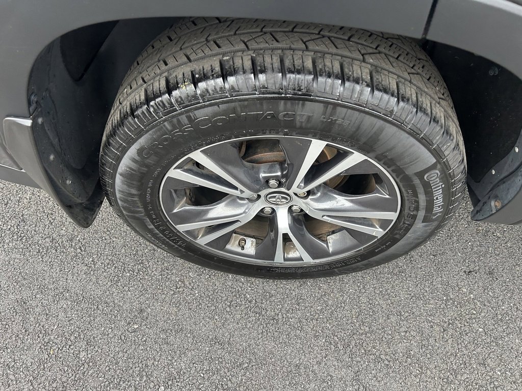 Used 2016 Toyota Highlander XLE image 18