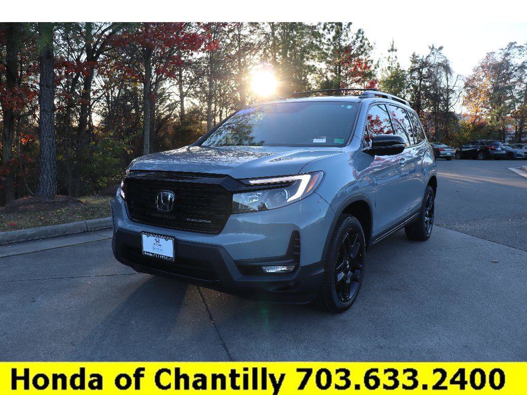 Used 2025 Honda Passport Black Edition image 3