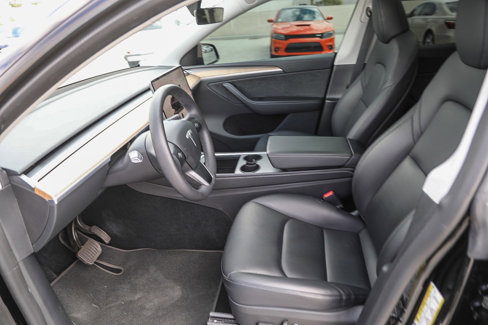 Used 2024 Tesla Model Y Long Range AWD/4WD image 18