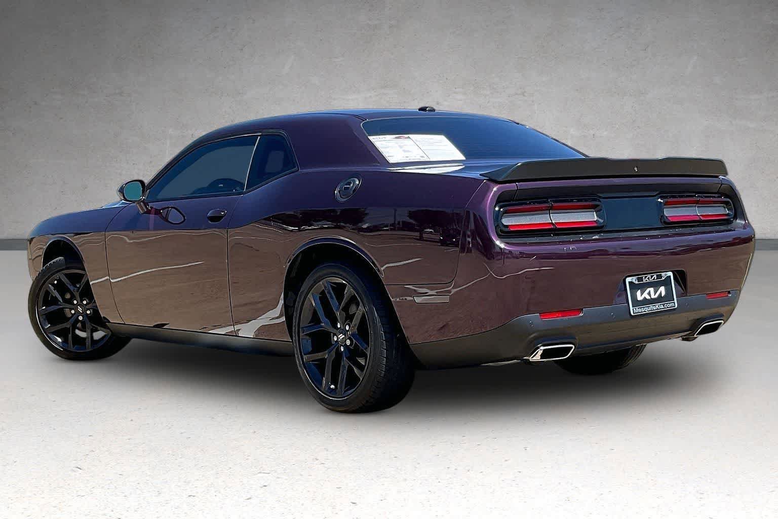 Used 2021 Dodge Challenger SXT w/ Driver Convenience Group RWD image 4