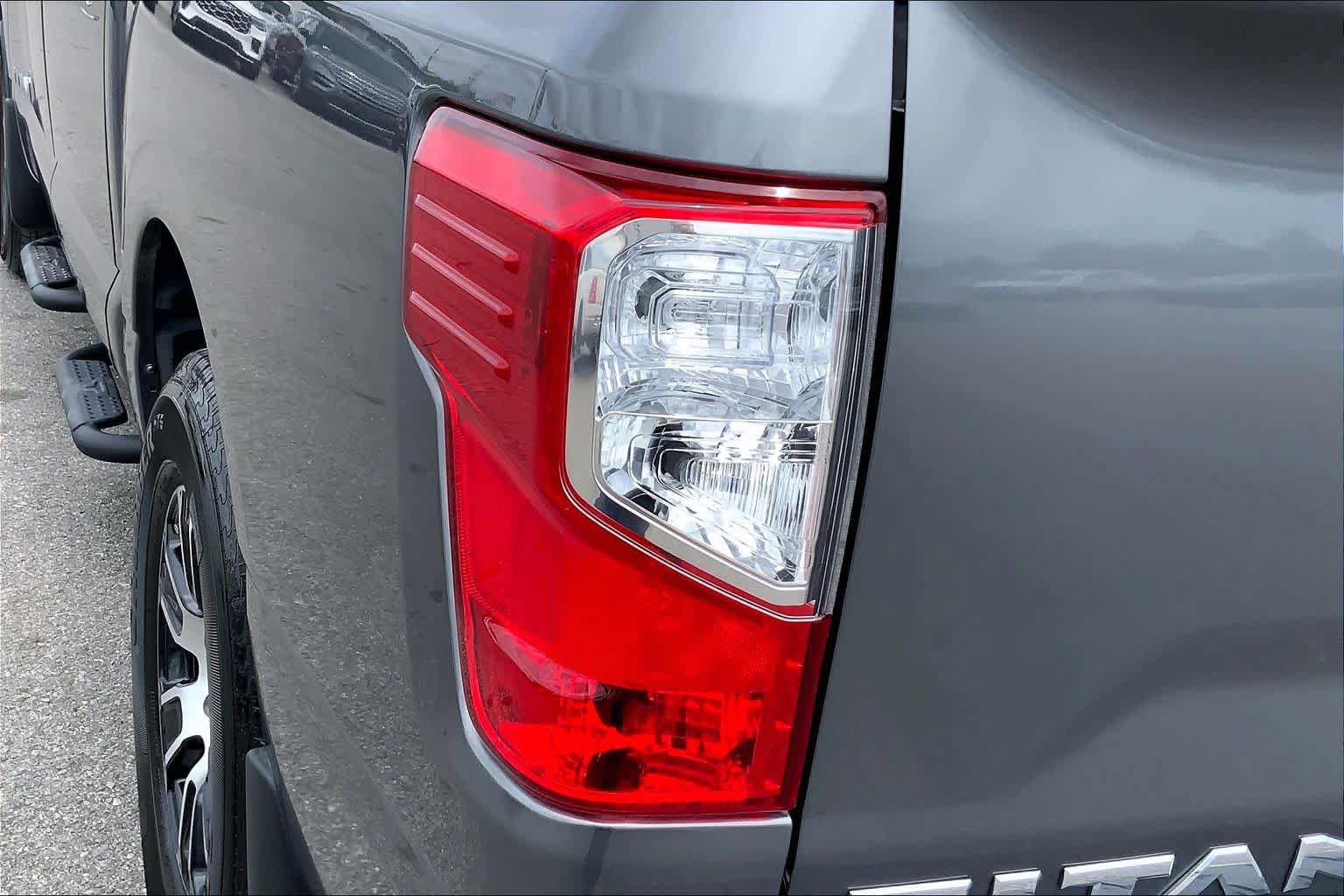 Used 2023 Nissan Titan SV w/ SV Convenience Package AWD/4WD image 28