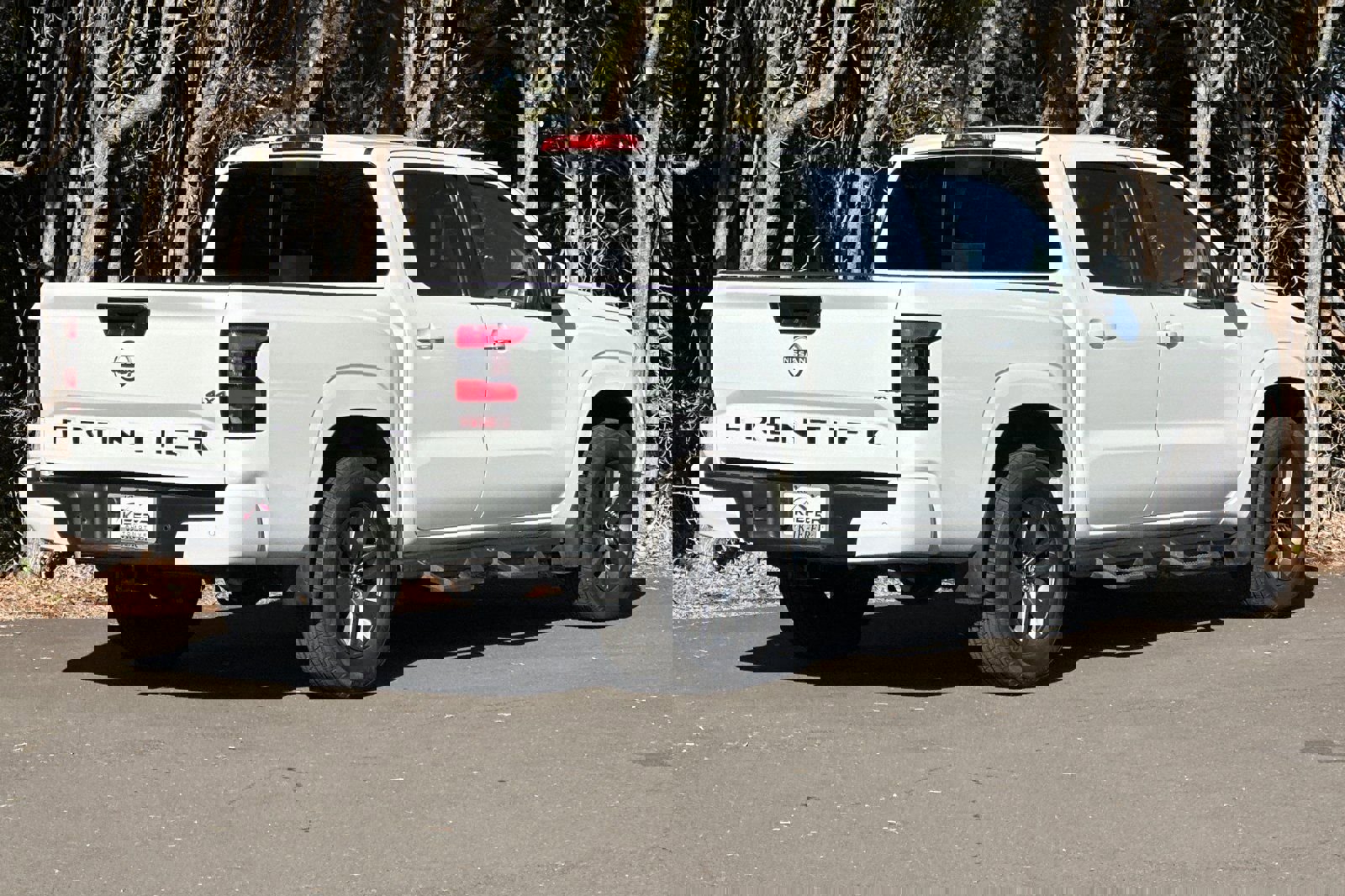 Used 2025 Nissan Frontier SV w/ SV Convenience Package image 4