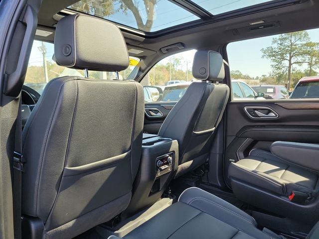 Used 2024 Chevrolet Suburban Premier w/ Premium Package image 17