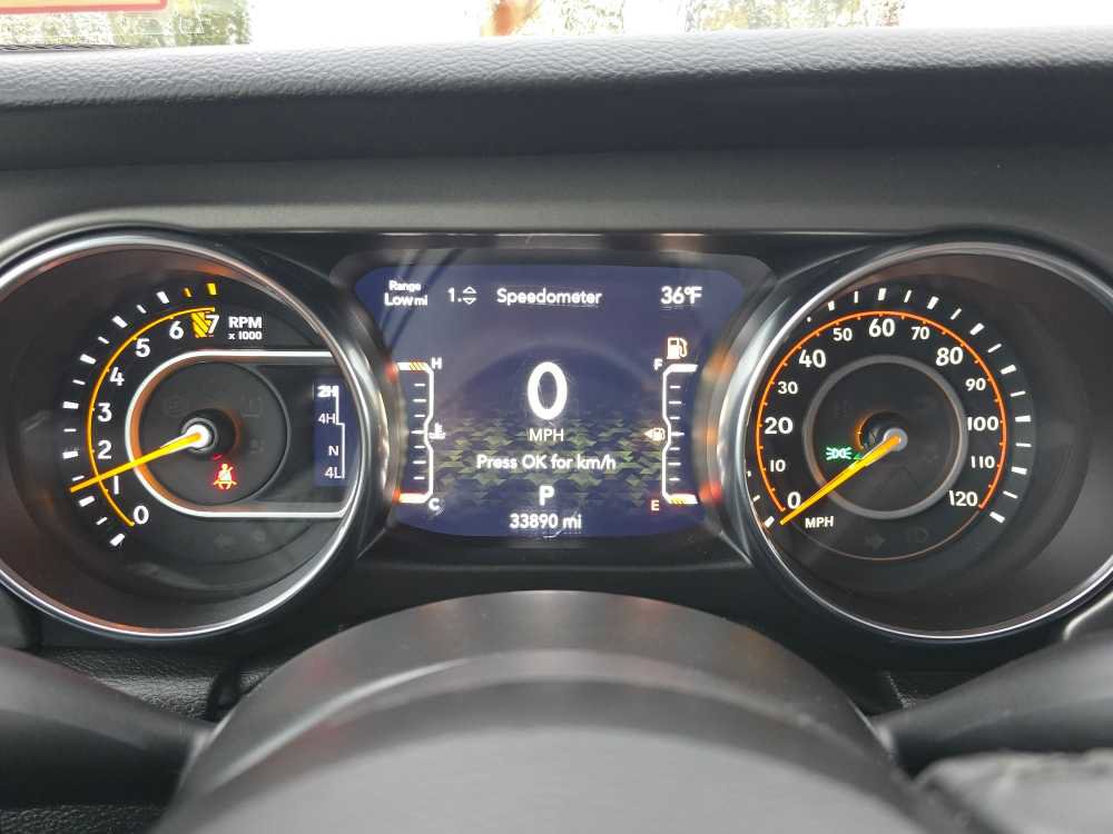 Used 2022 Jeep Gladiator Sport image 21