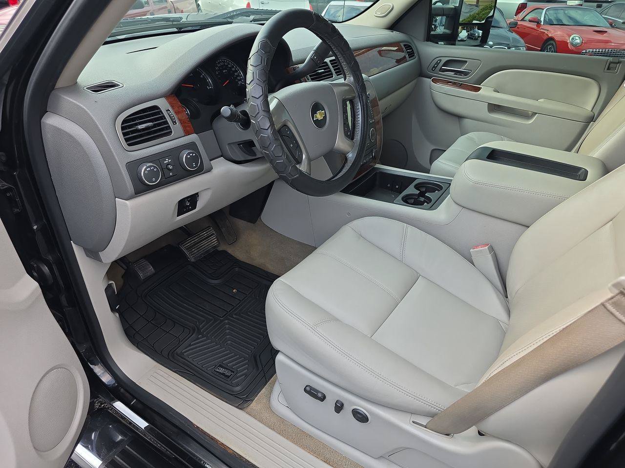 Used 2014 Chevrolet Silverado 2500 LTZ w/ LTZ Plus Package AWD/4WD image 4