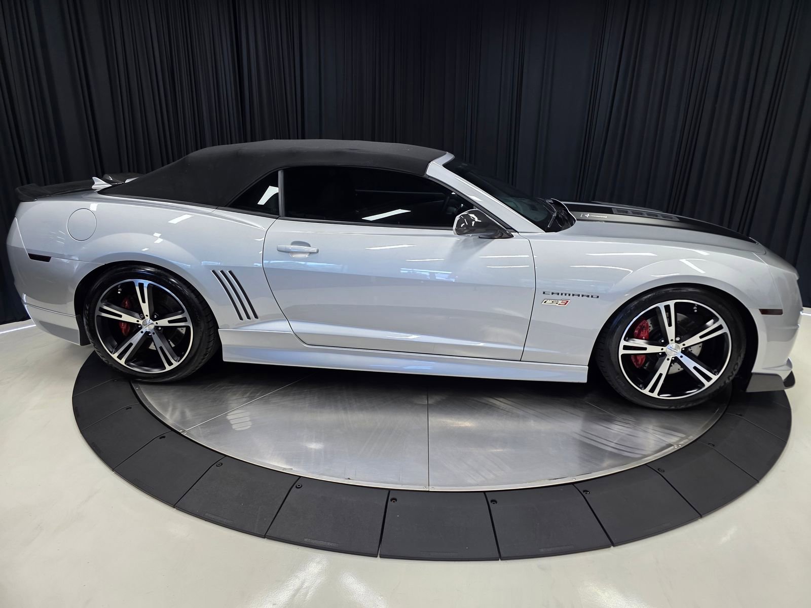Used 2011 Chevrolet Camaro SS w/ RS Package RWD image 15