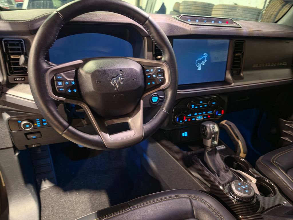 Used 2025 Ford Bronco Badlands AWD/4WD image 4